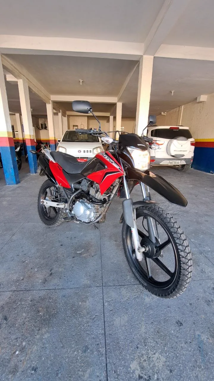 HONDA BROS 150 ES FRENTE